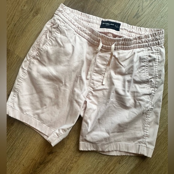 Abercrombie & Fitch men’s Court Shorts, light pink, size small - Picture 1 of 4